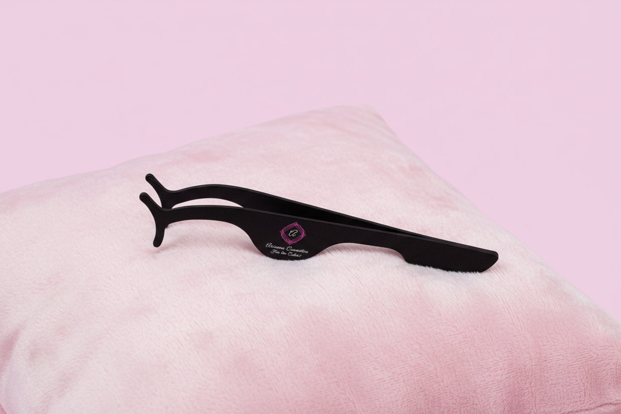 Black Lash Tweezer image 0